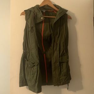 market & spruce size XS olive green vest